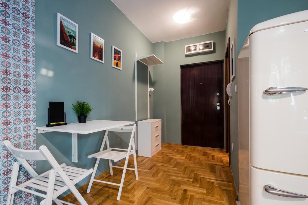 ! Promo! Central Evergreen Studio - Public Parking Area-Fast Wi-Fi Apartment Novi Sad Exterior photo